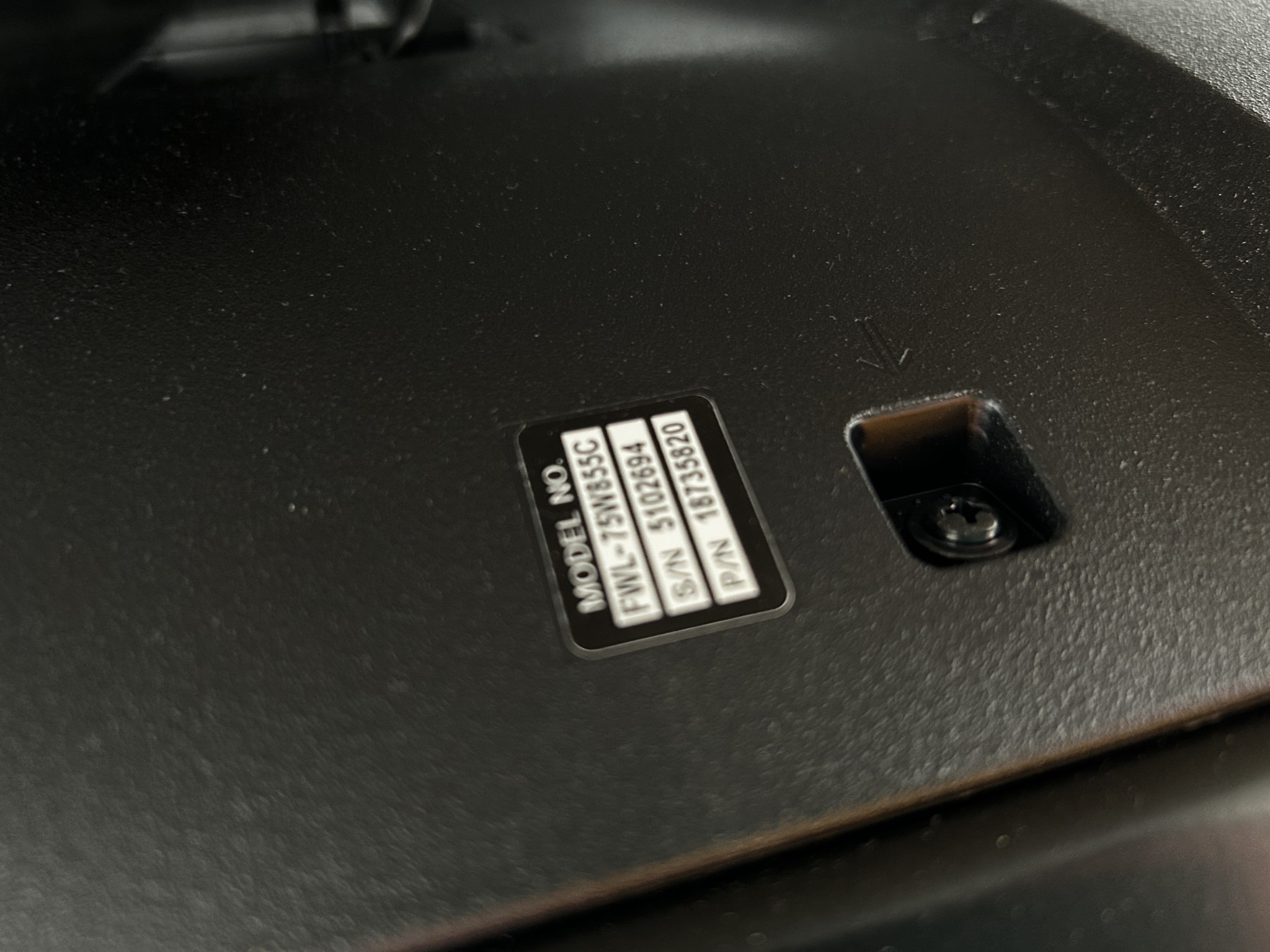 gepflegte, hochwertige Medientechnik sowie Büroausstattung-7