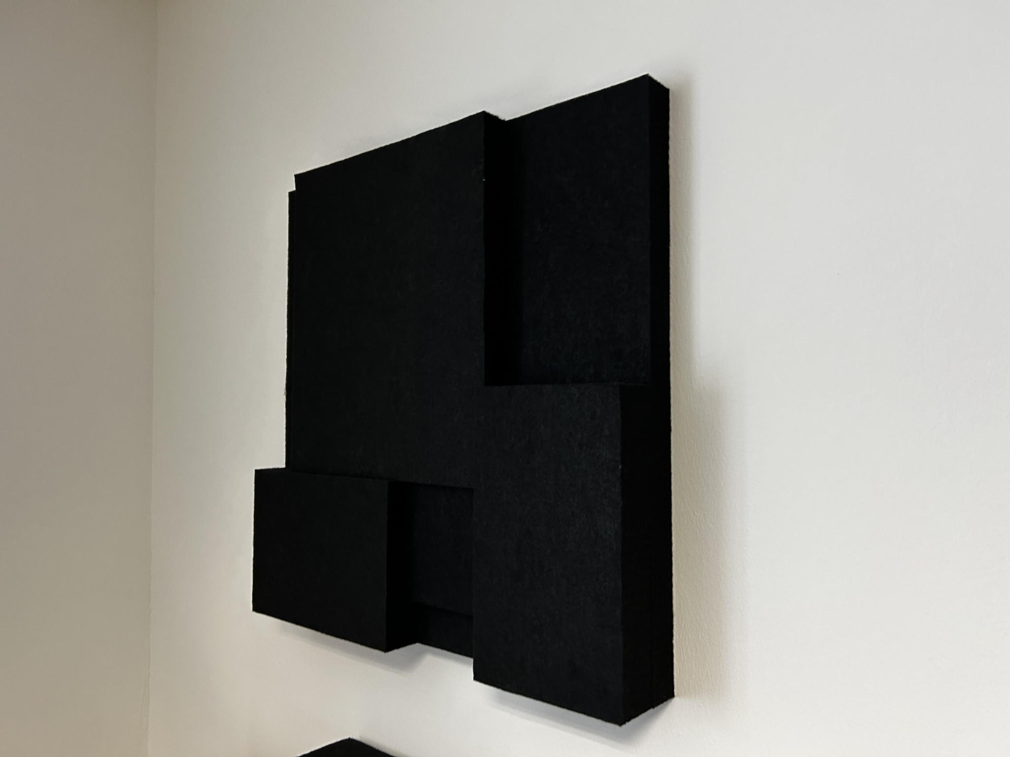 gepflegte, hochwertige Medientechnik sowie Büroausstattung-2