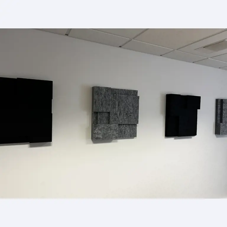 gepflegte, hochwertige Medientechnik sowie Büroausstattung-4