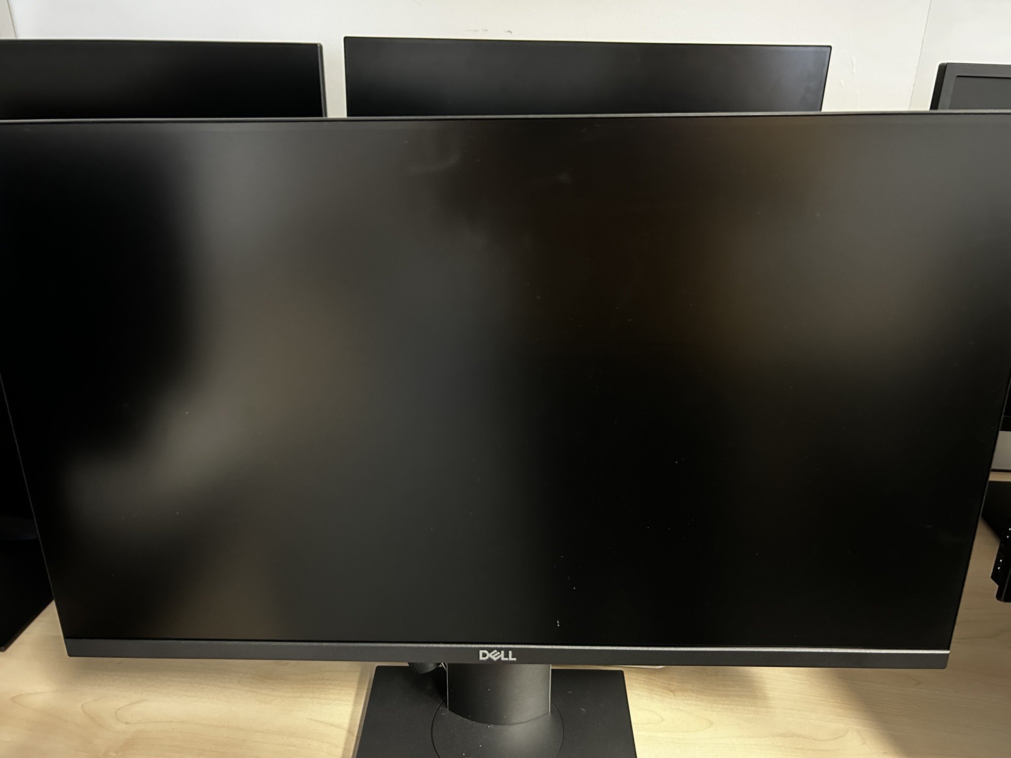 gepflegte, hochwertige Medientechnik sowie Büroausstattung-2