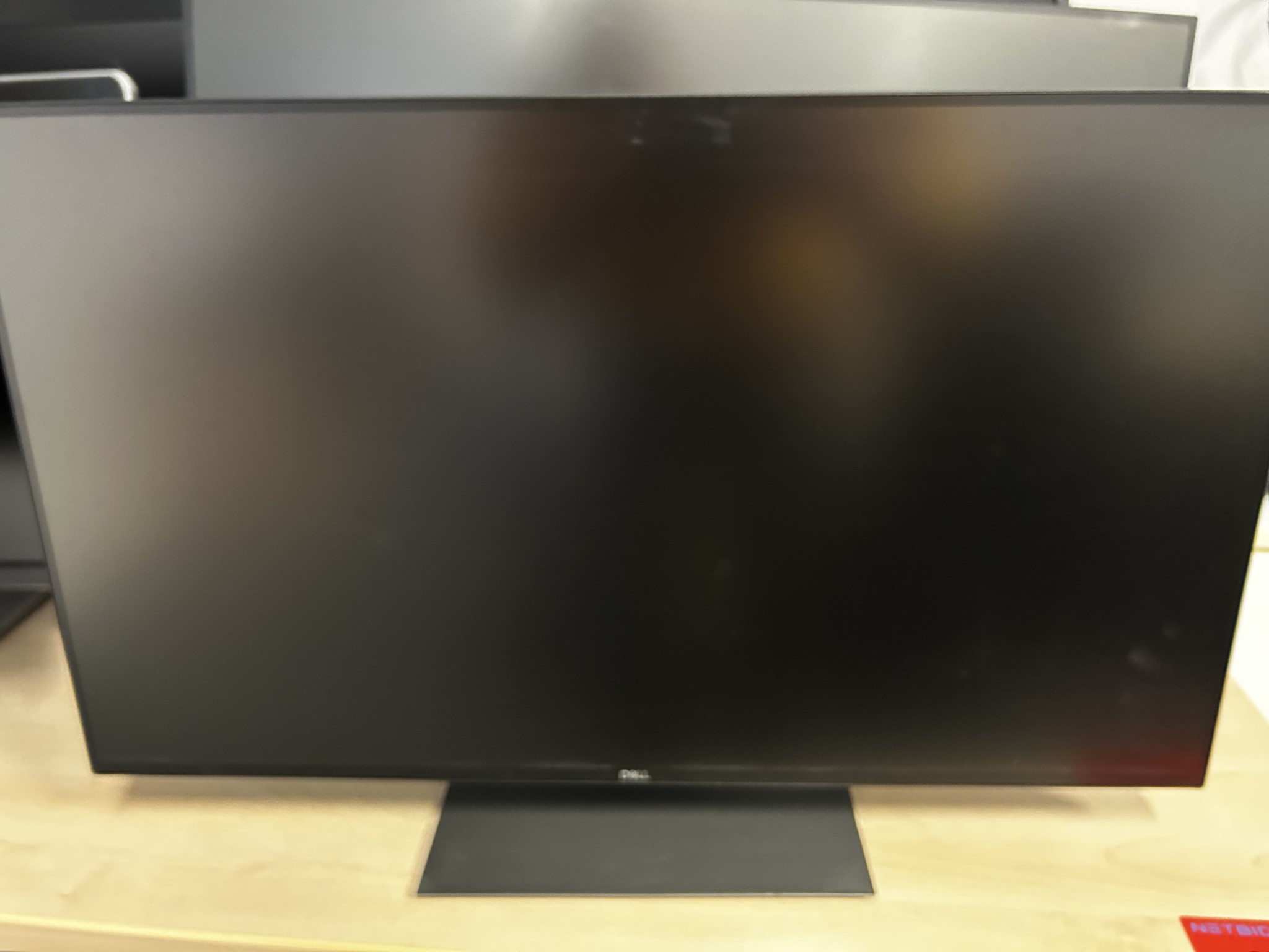 gepflegte, hochwertige Medientechnik sowie Büroausstattung-4