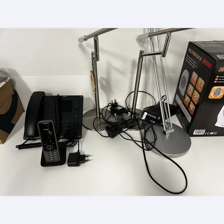 gepflegte, hochwertige Medientechnik sowie Büroausstattung-2