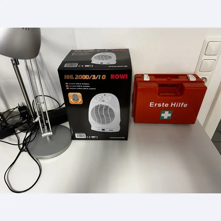 gepflegte, hochwertige Medientechnik sowie Büroausstattung-3