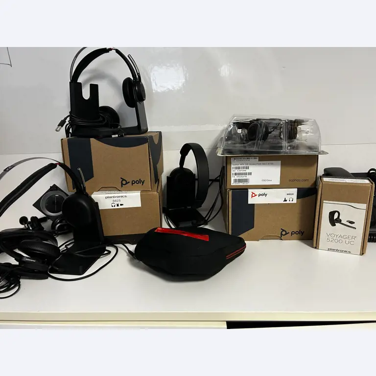 gepflegte, hochwertige Medientechnik sowie Büroausstattung-4