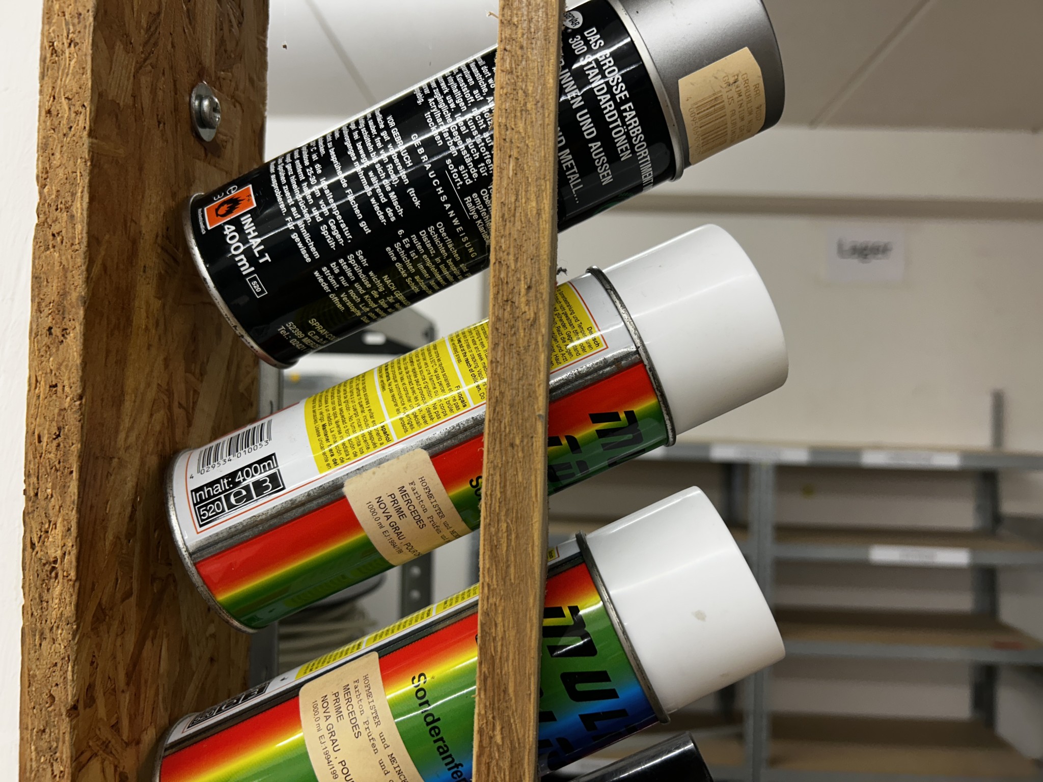 gepflegte, hochwertige Medientechnik sowie Büroausstattung-2