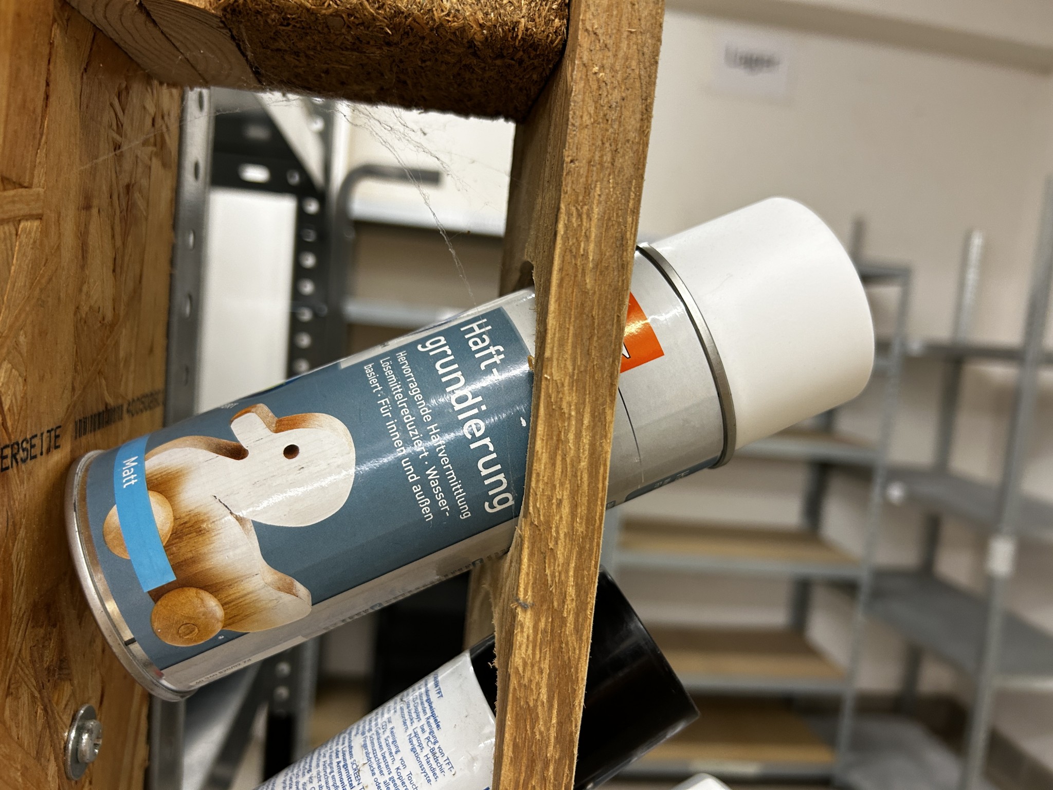 gepflegte, hochwertige Medientechnik sowie Büroausstattung-4