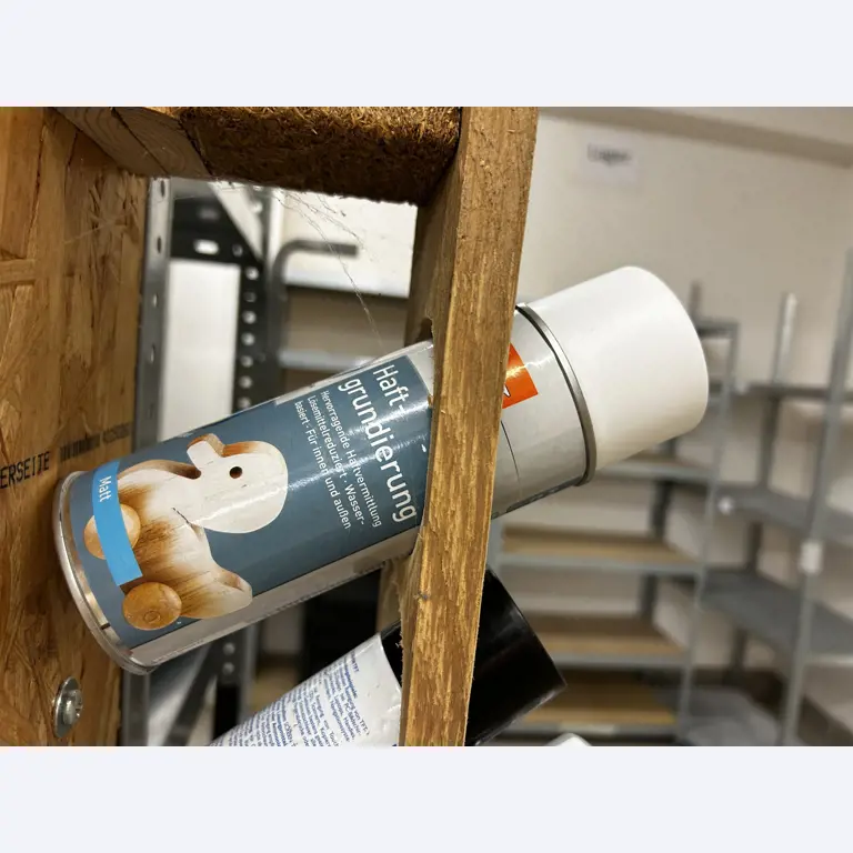 gepflegte, hochwertige Medientechnik sowie Büroausstattung-4