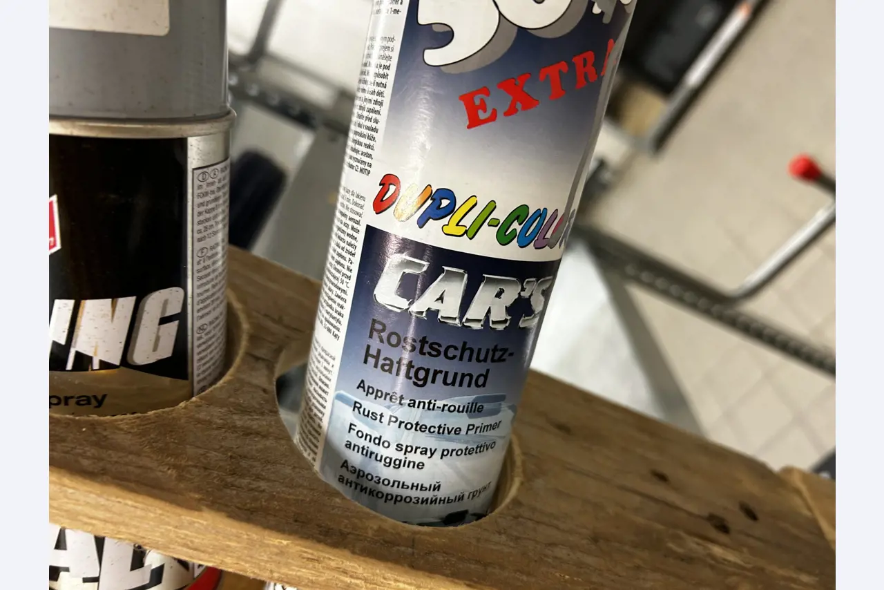 gepflegte, hochwertige Medientechnik sowie Büroausstattung-7