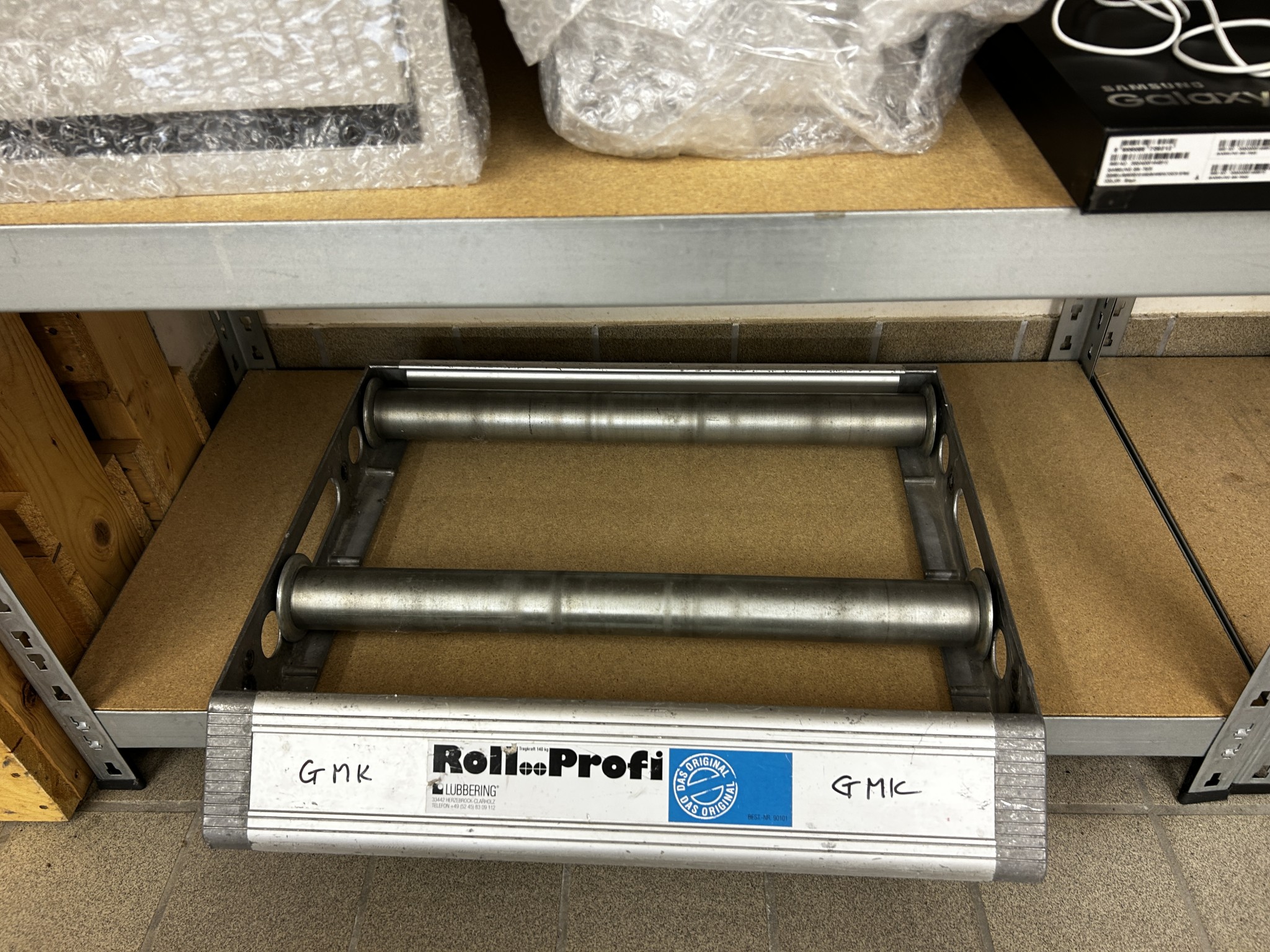 gepflegte, hochwertige Medientechnik sowie Büroausstattung-10