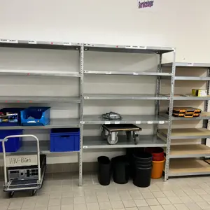 1 Posten Alu-Regale Schneider Electric SMX3000HV