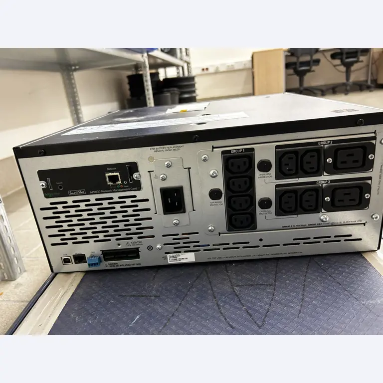 gepflegte, hochwertige Medientechnik sowie Büroausstattung-5