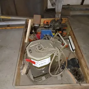 Compressed air punching machine