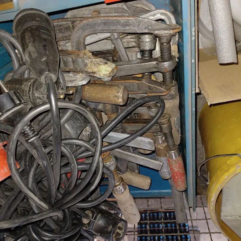 1 Posten Screw clamps