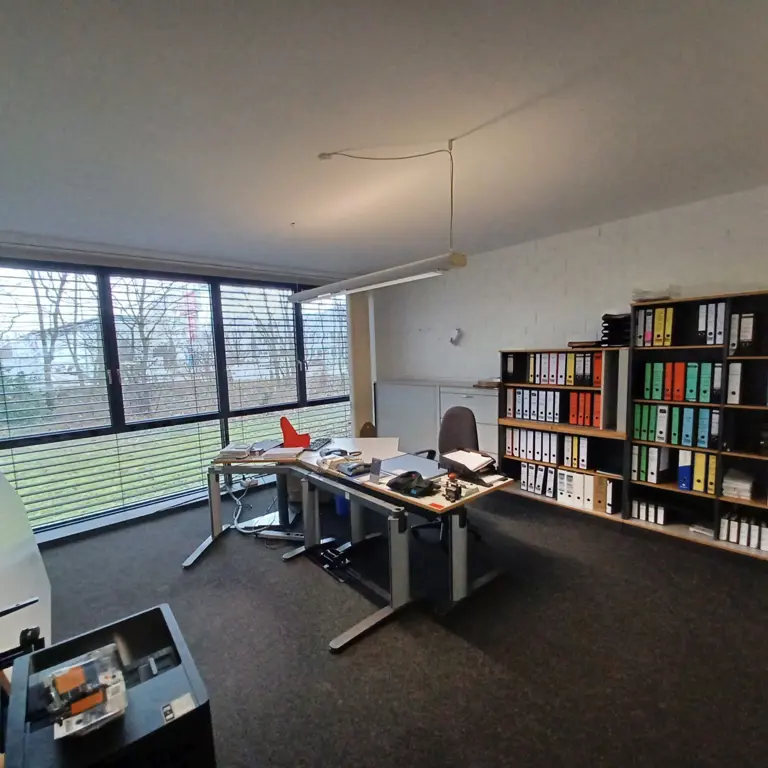 1 Posten Office furniture