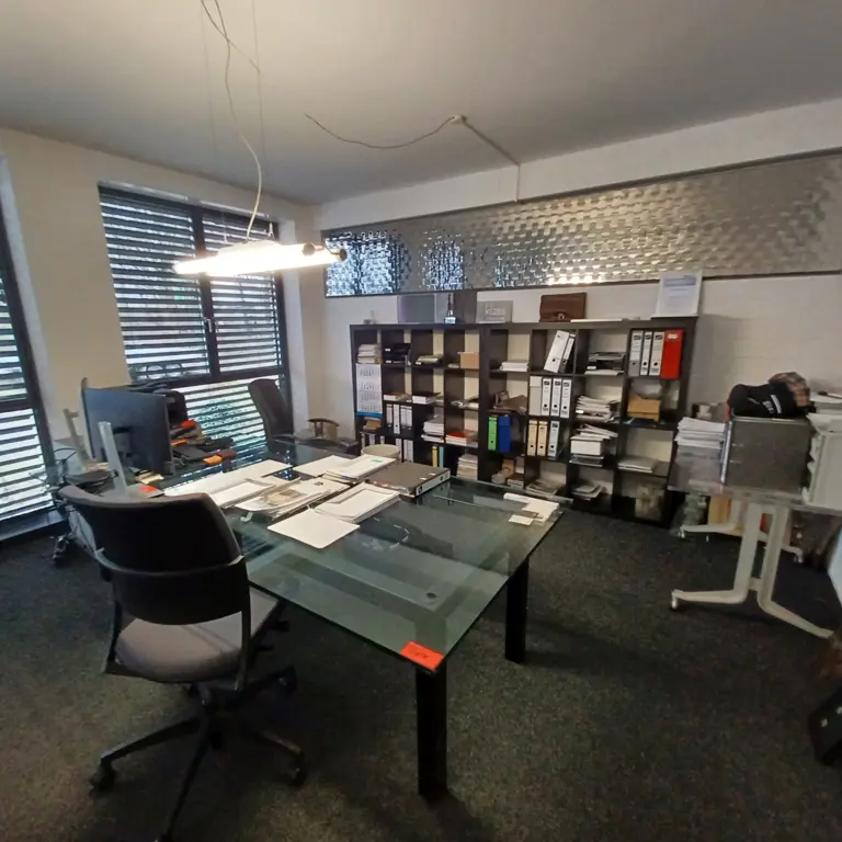 1 Posten Office furniture