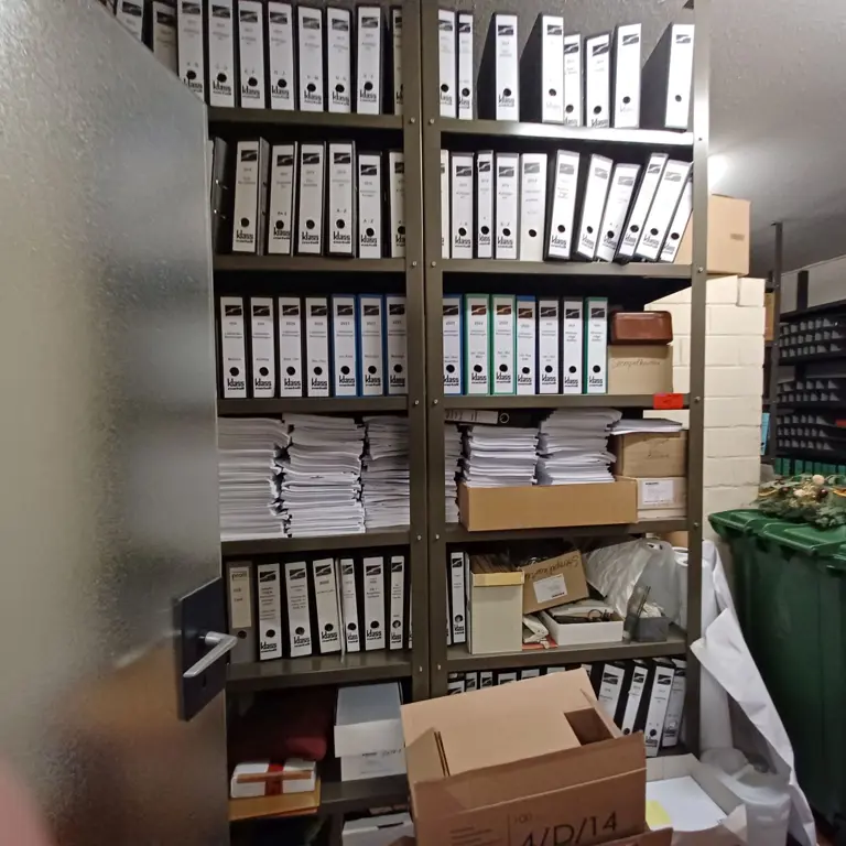 ca. 16 lfm. Screw rack