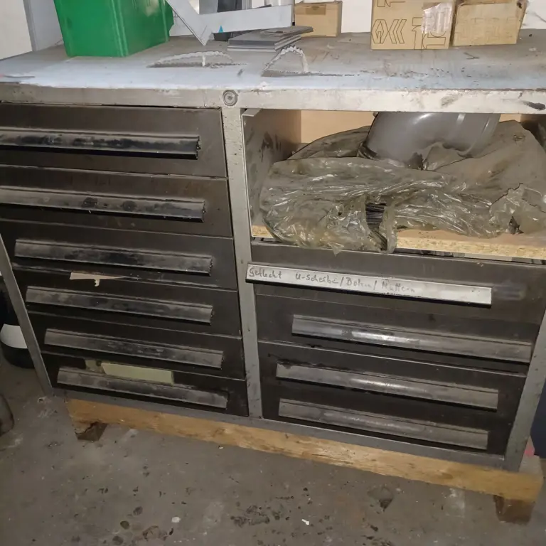 Telescopic drawer cabinet
