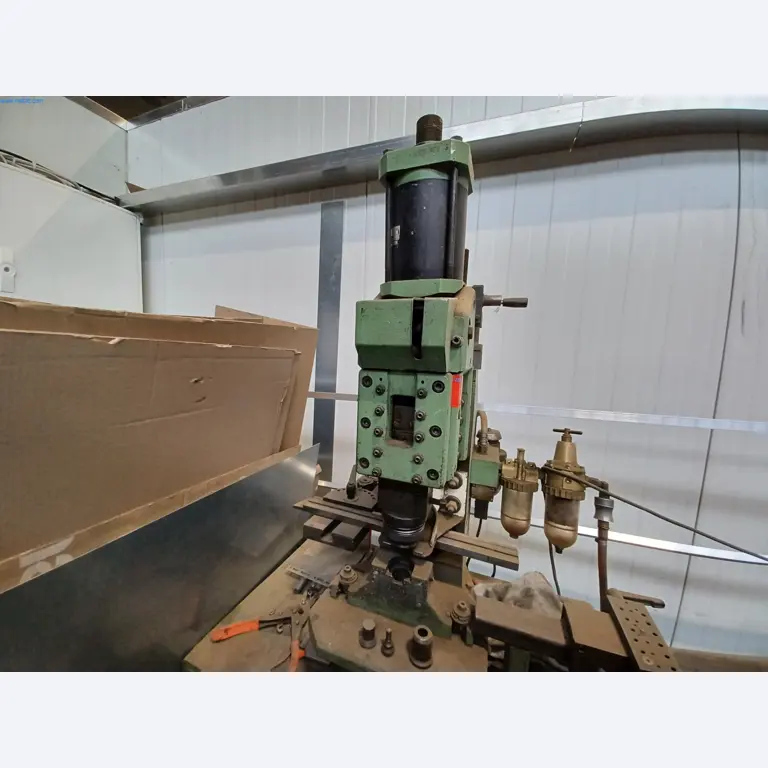 Stroje na zpracování kovů a plechů-2