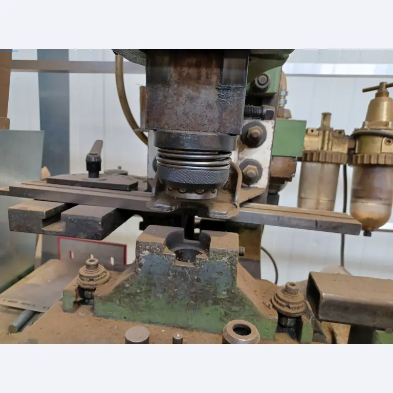 Stroje na zpracování kovů a plechů-3