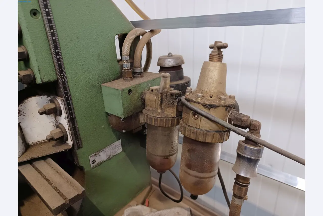 Stroje na zpracování kovů a plechů-4