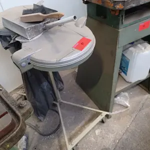 2 Mobile bin liner holders