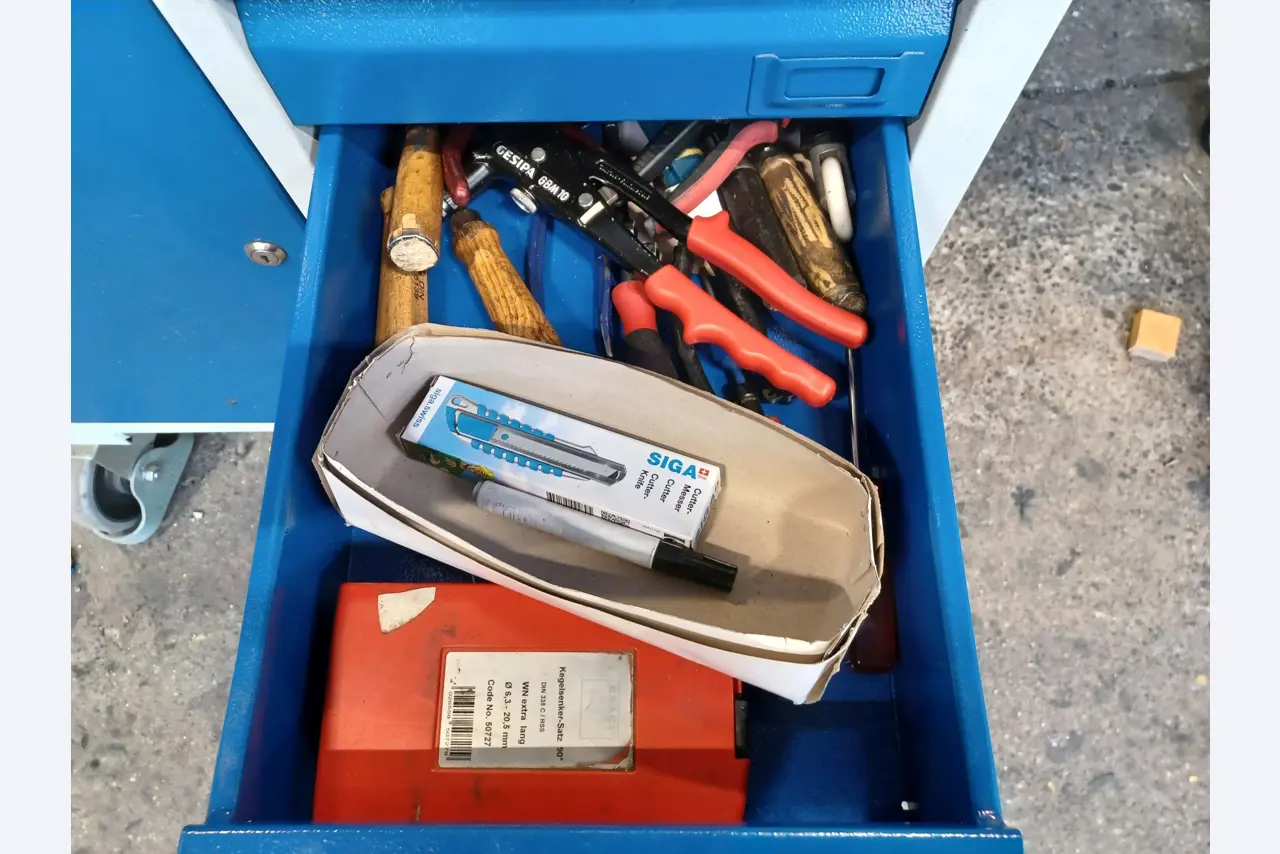 Stroje na zpracování kovů a plechů-4