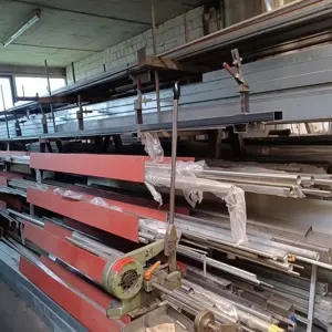 Double cantilever rack