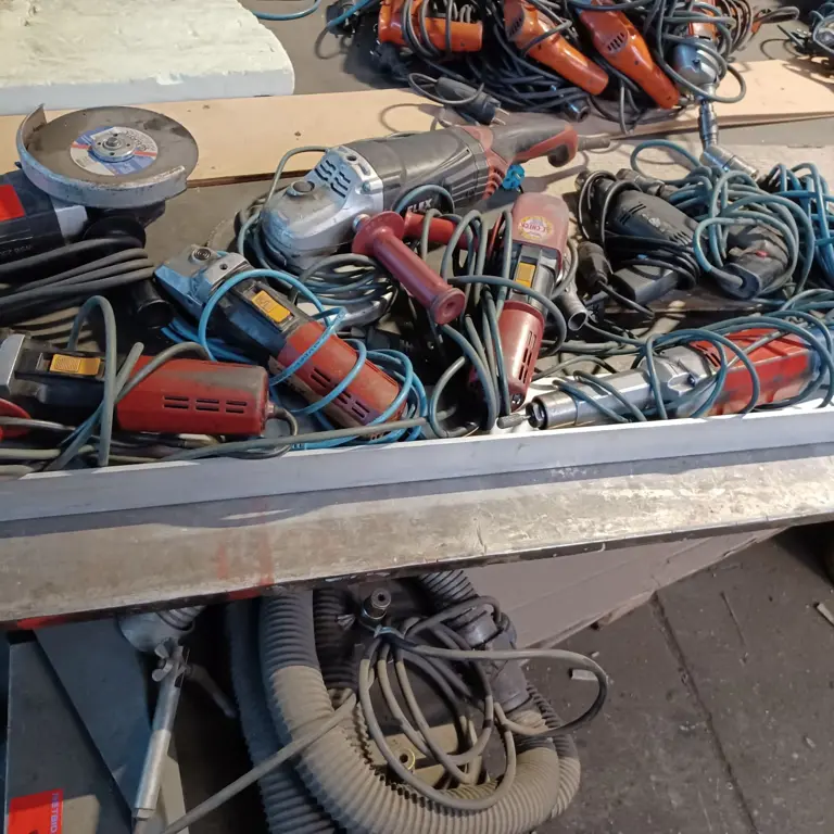 1 Posten Electrical appliances