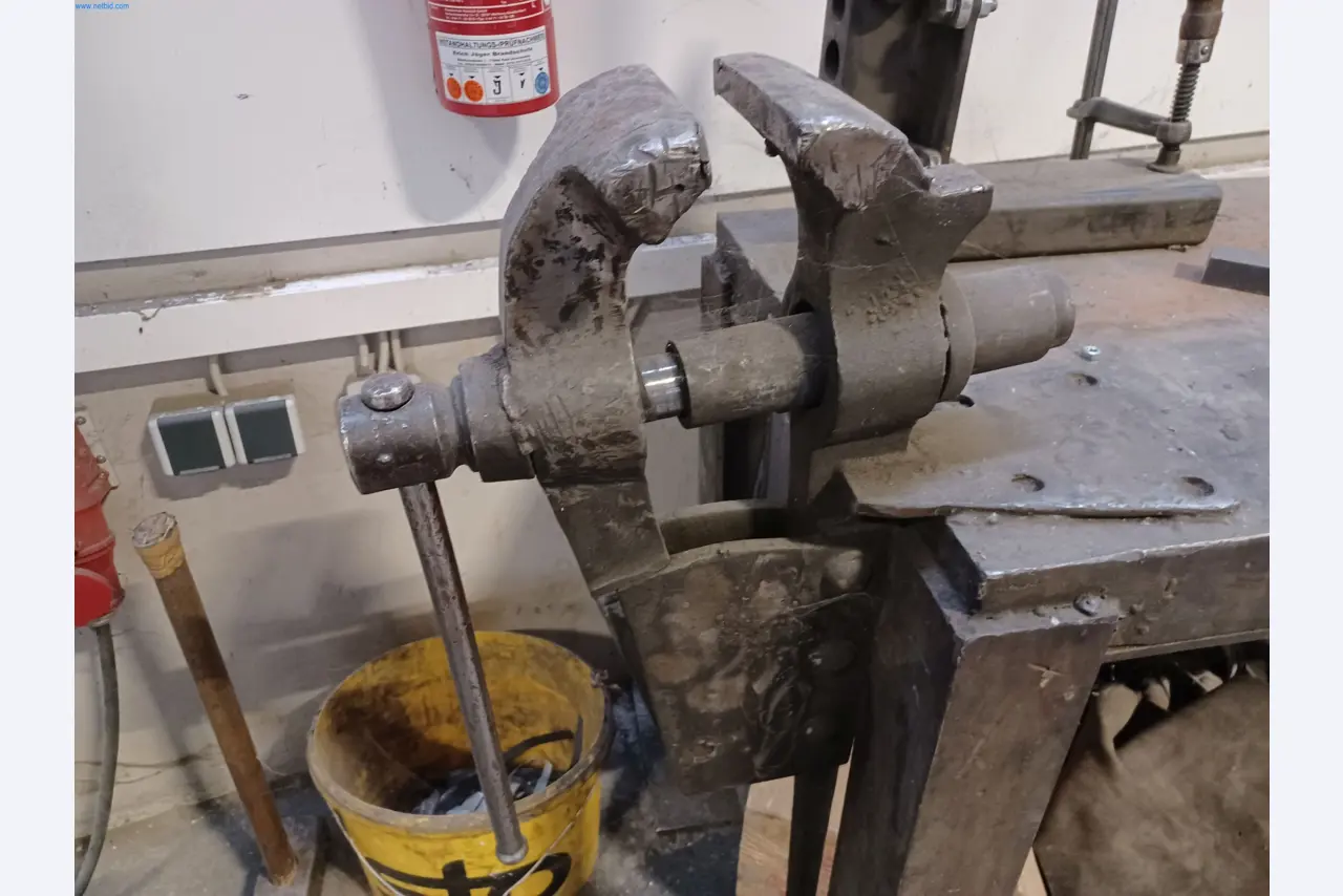 Stroje na zpracování kovů a plechů-2