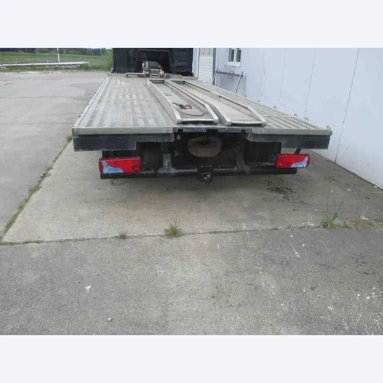 Vehicle construction, horse trailers-11