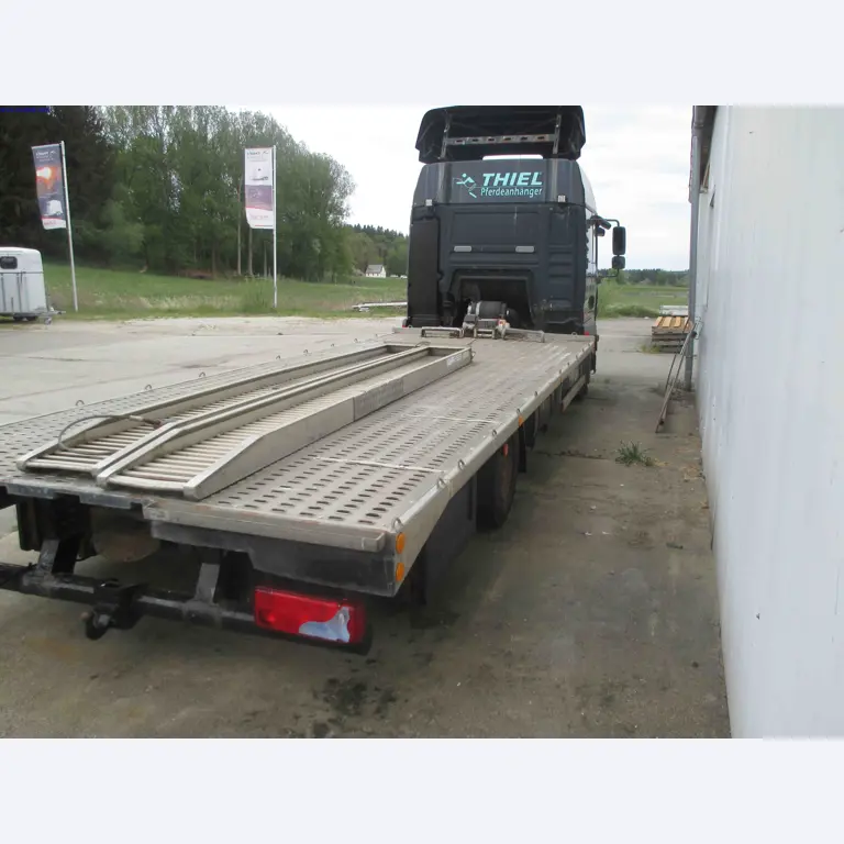Vehicle construction, horse trailers-12