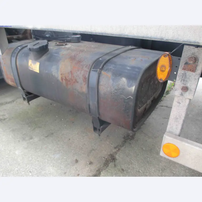 Vehicle construction, horse trailers-13