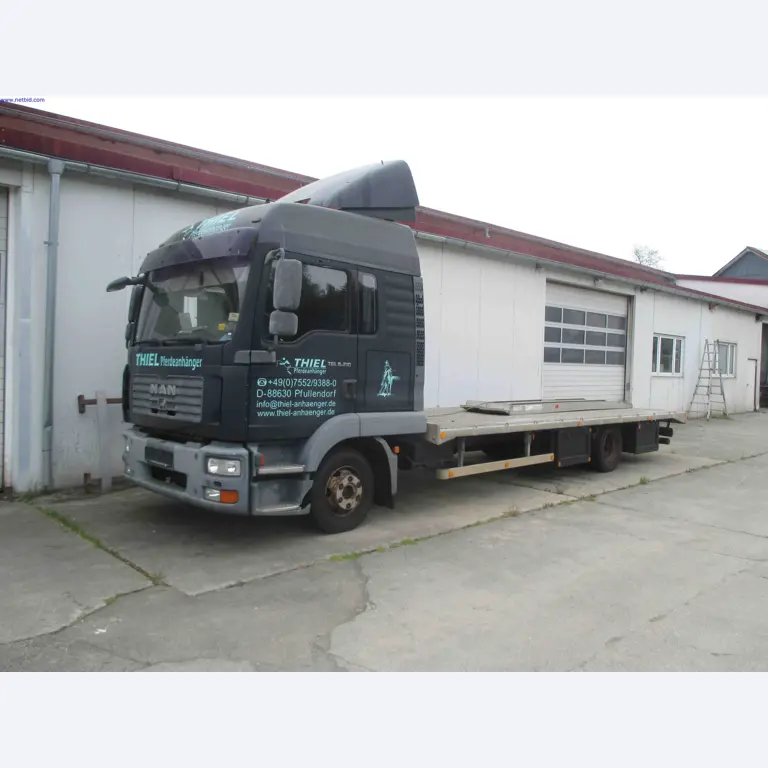 Vehicle construction, horse trailers-1