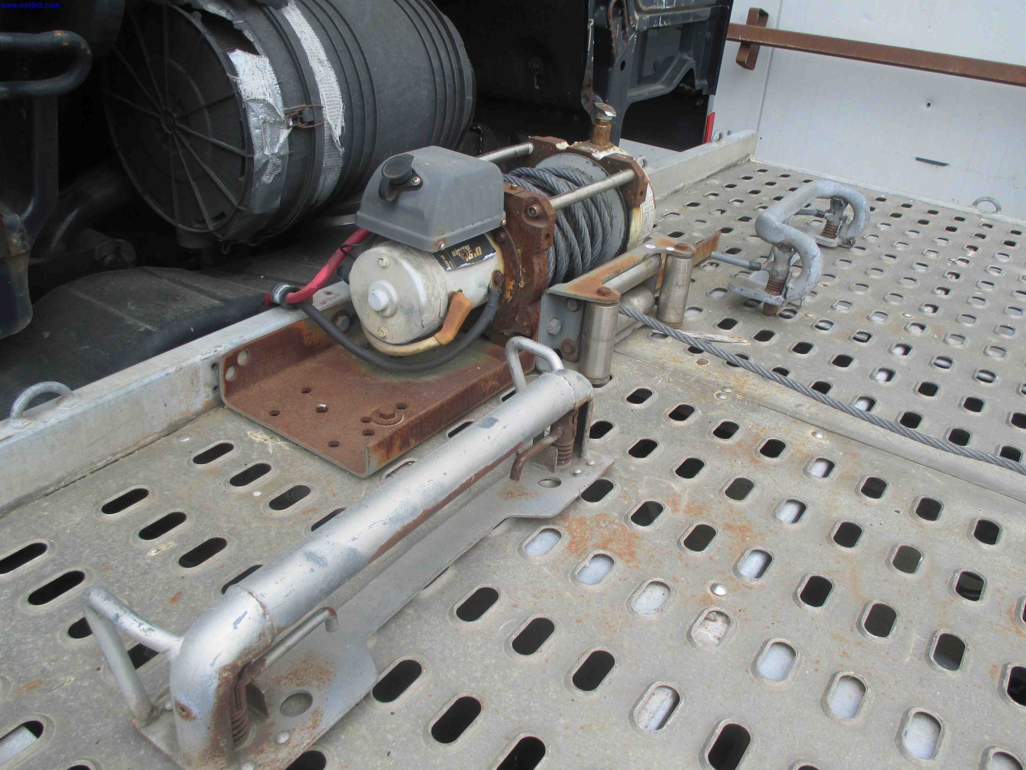 Vehicle construction, horse trailers-5