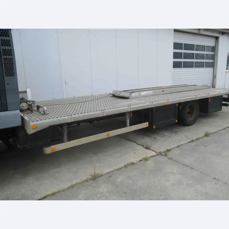 Vehicle construction, horse trailers-9