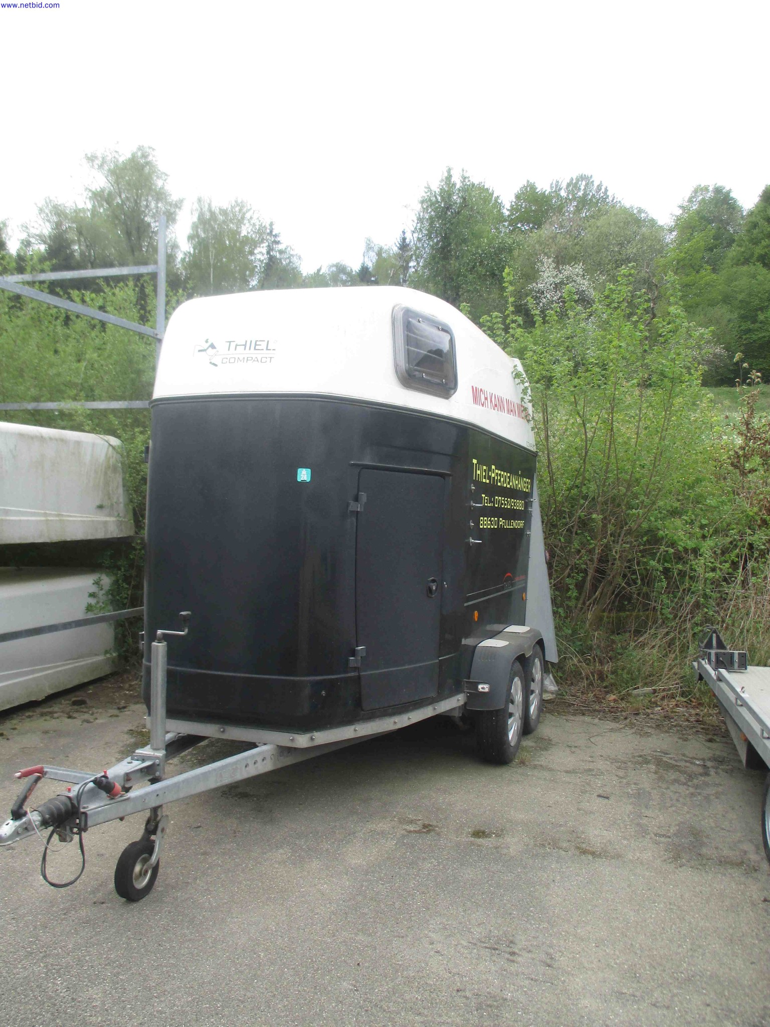 Vehicle construction, horse trailers-10