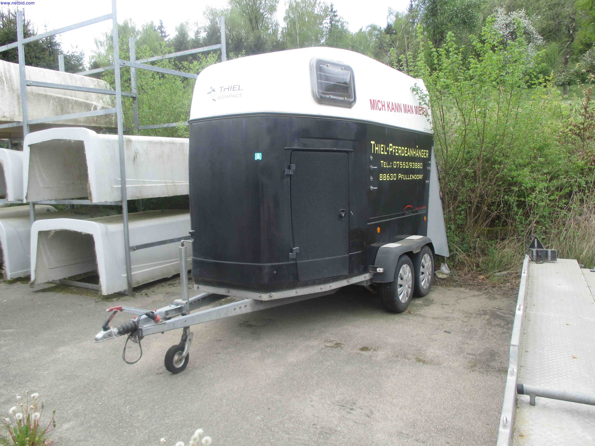 Vehicle construction, horse trailers-1
