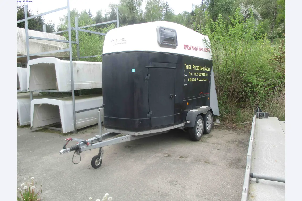 Vehicle construction, horse trailers-1