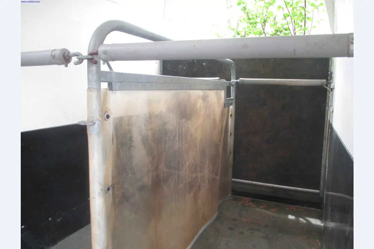 Vehicle construction, horse trailers-4