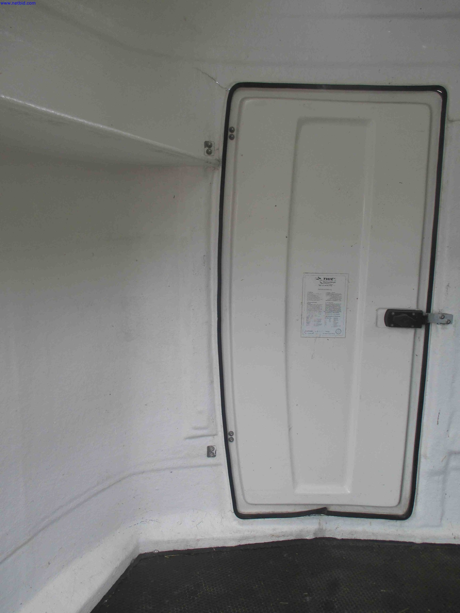 Vehicle construction, horse trailers-5