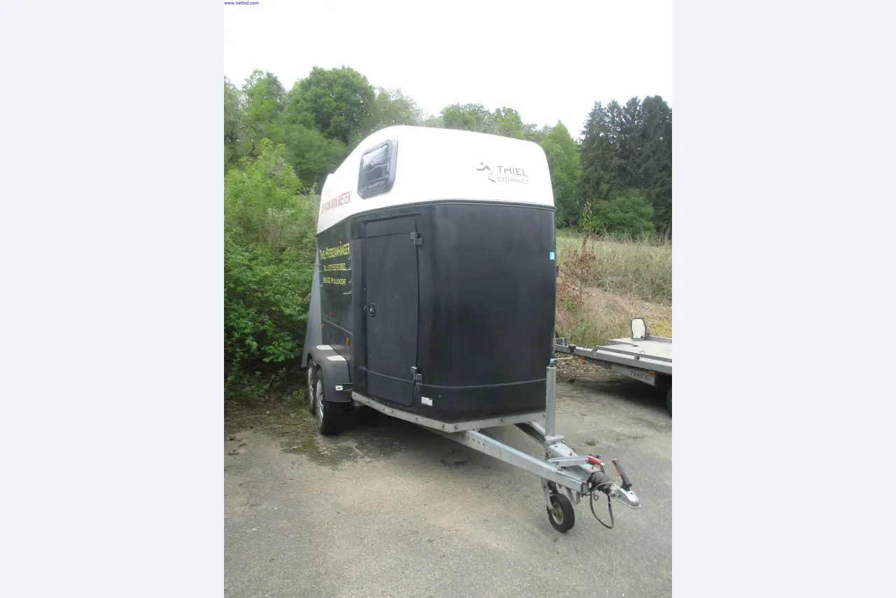 Vehicle construction, horse trailers-6