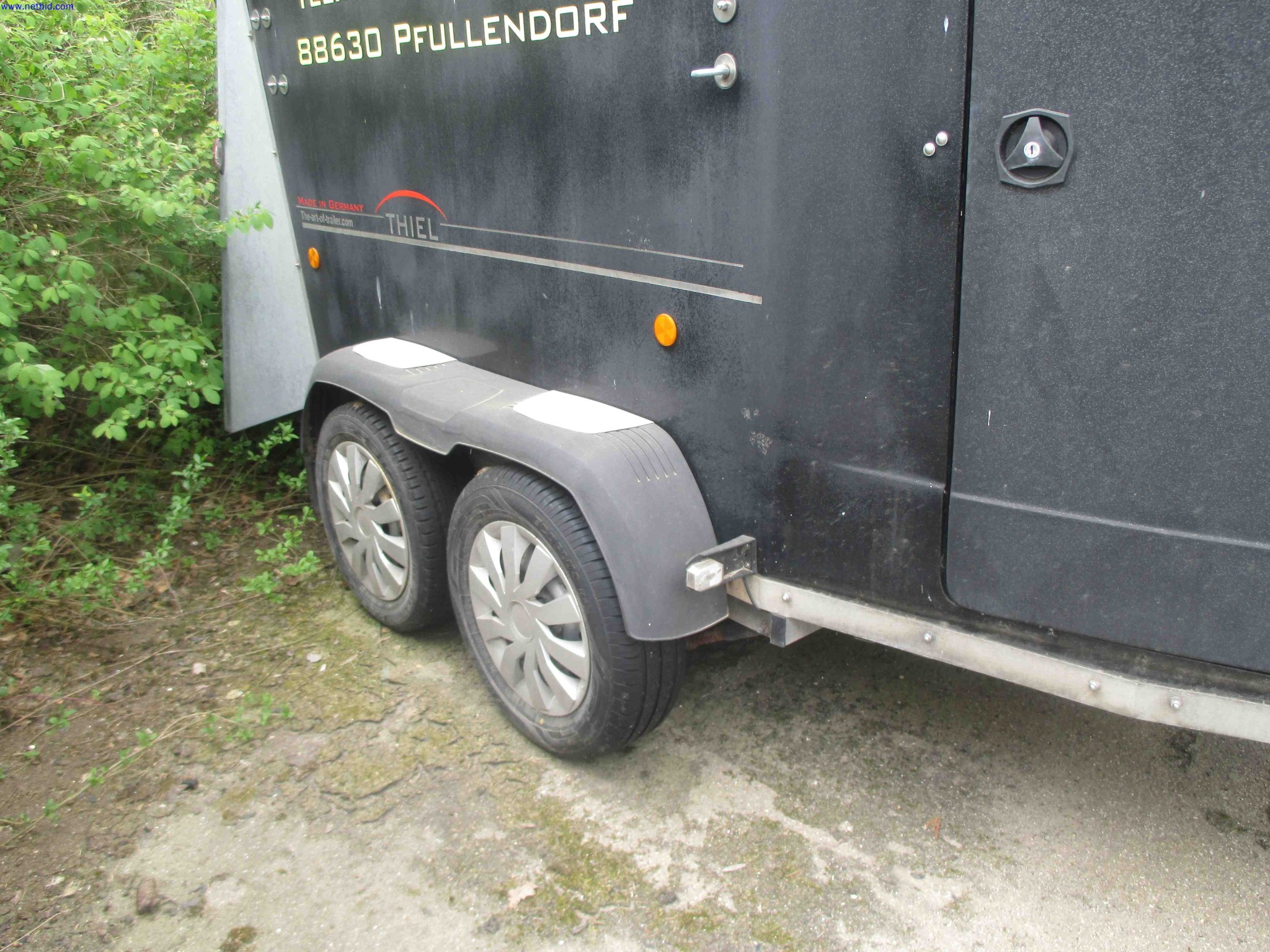 Vehicle construction, horse trailers-8