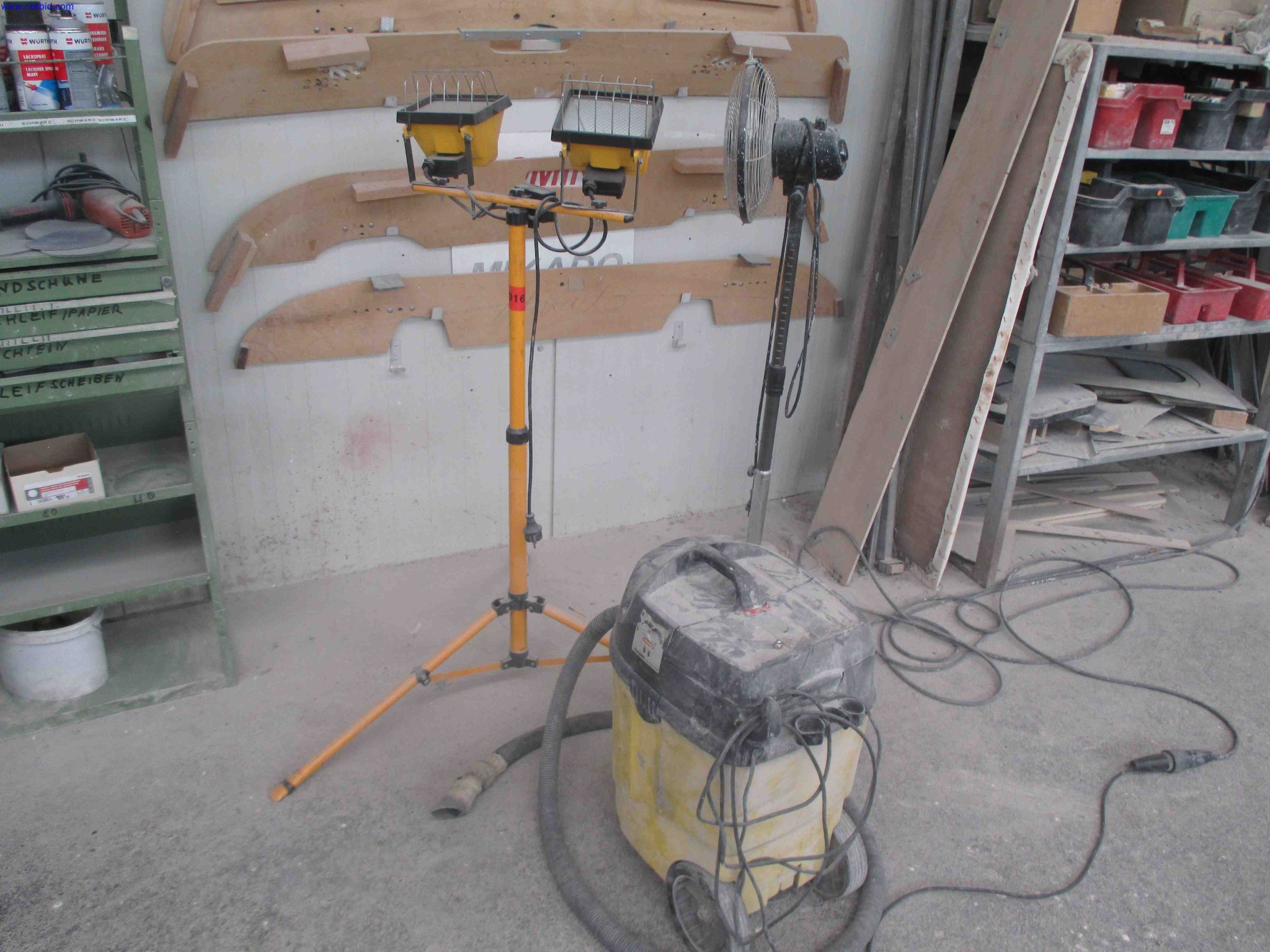 Vehicle construction, horse trailers-1