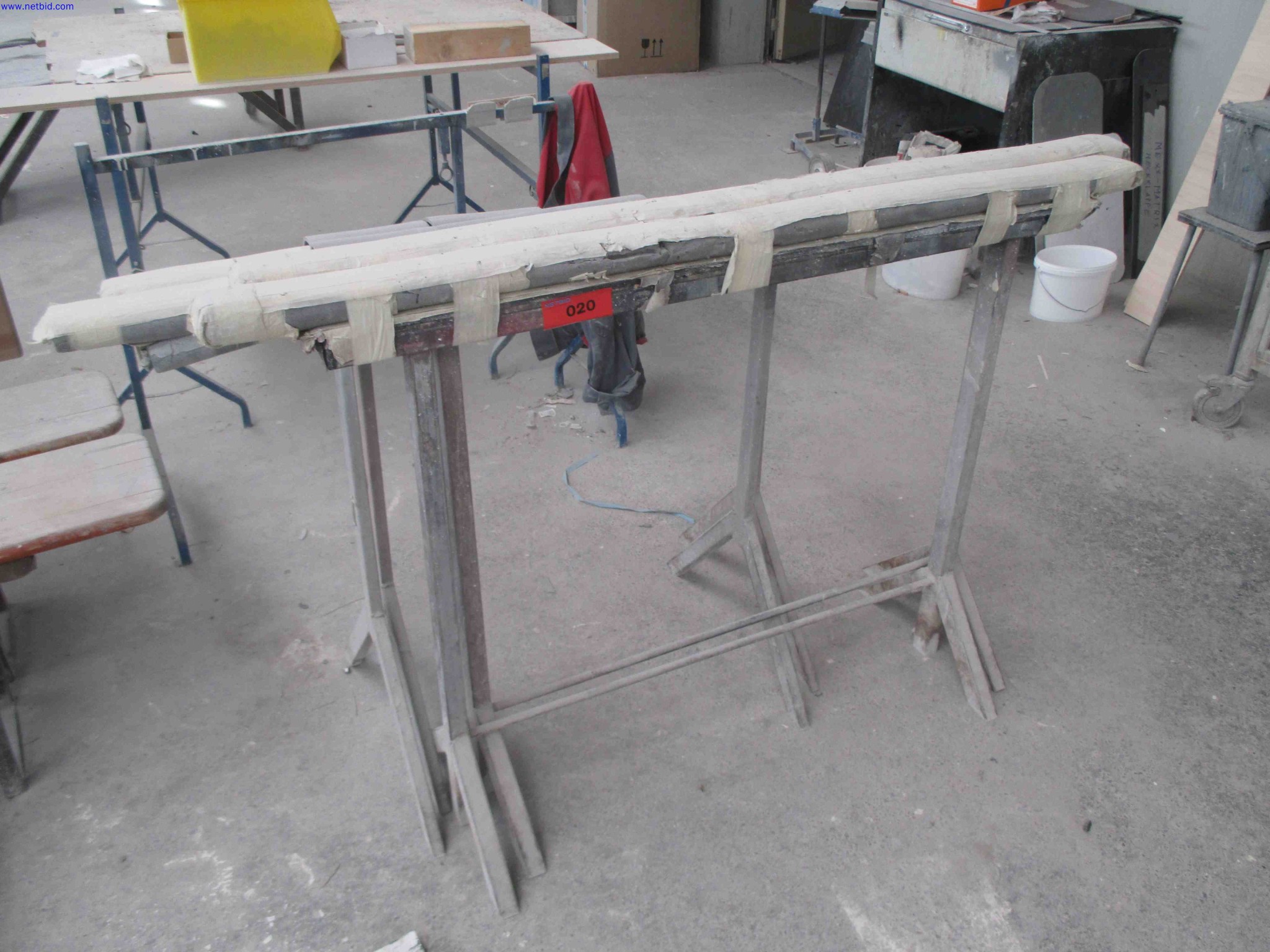 Vehicle construction, horse trailers-1