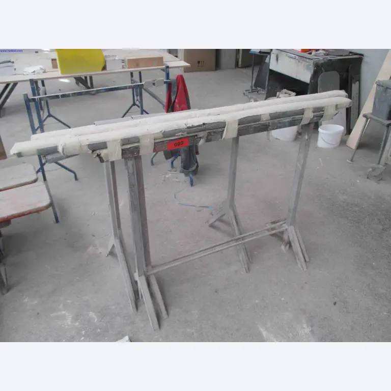 Vehicle construction, horse trailers-1
