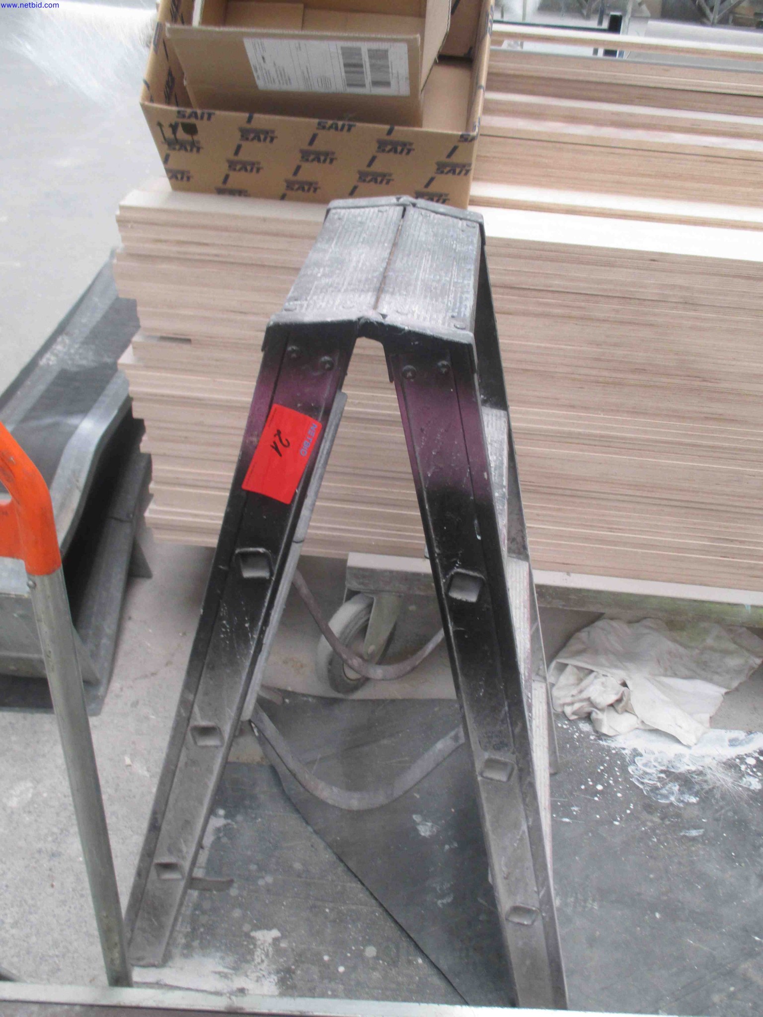 Vehicle construction, horse trailers-1
