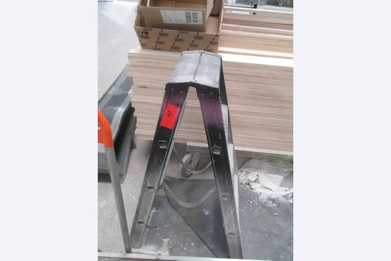 Vehicle construction, horse trailers-1