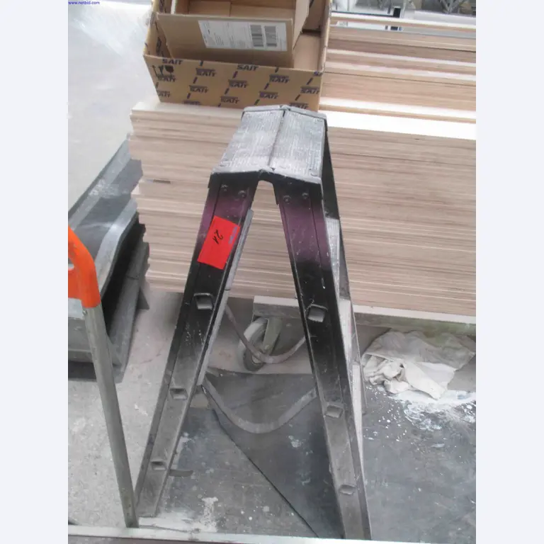 Vehicle construction, horse trailers-1