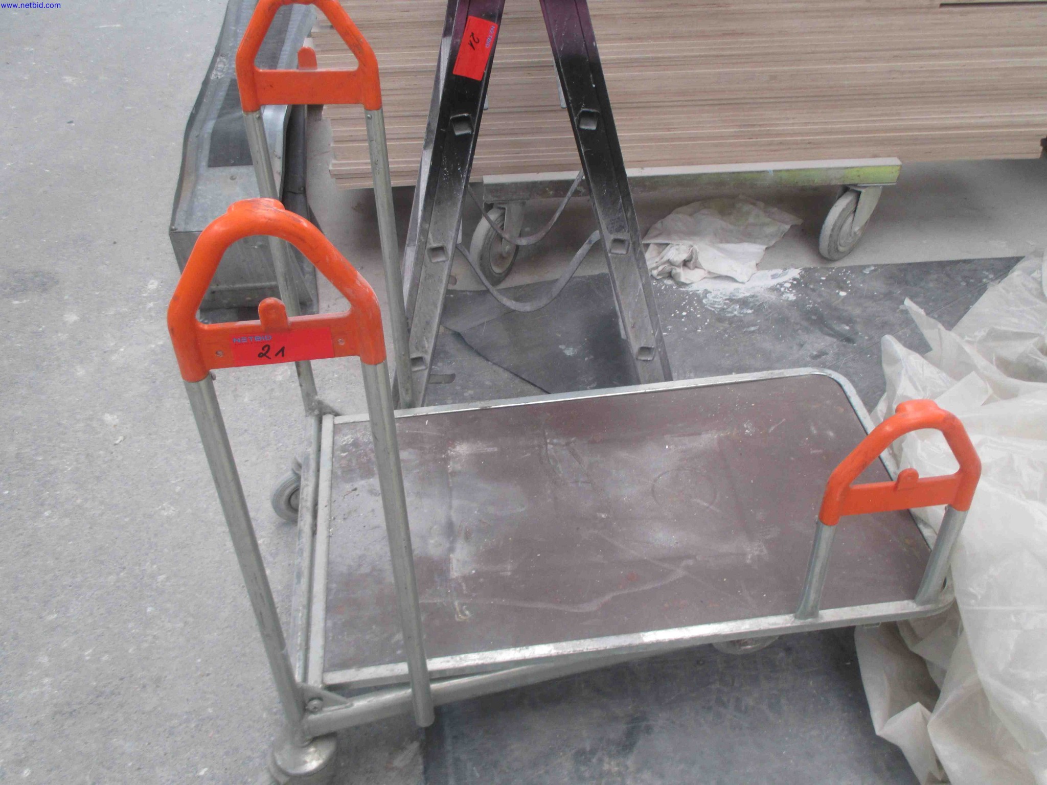 Vehicle construction, horse trailers-3
