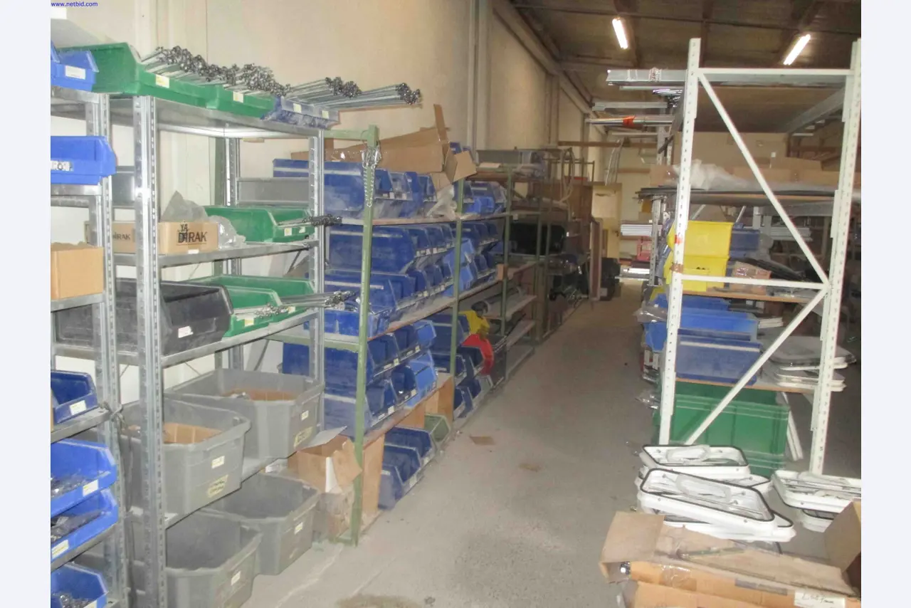 Vehicle construction, horse trailers-1